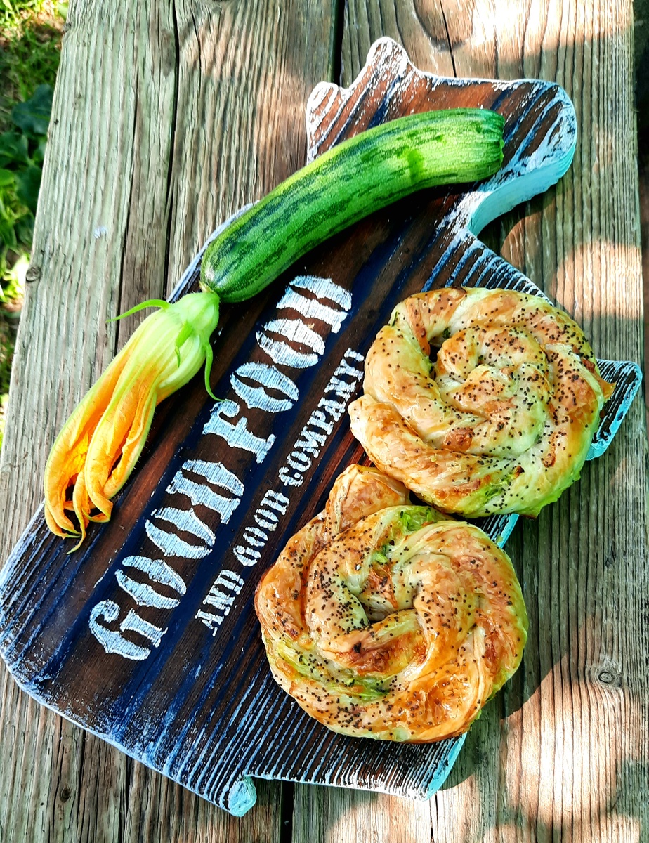 Несколько лет назад я придумала этот рецепт - и он нам не надоедает.