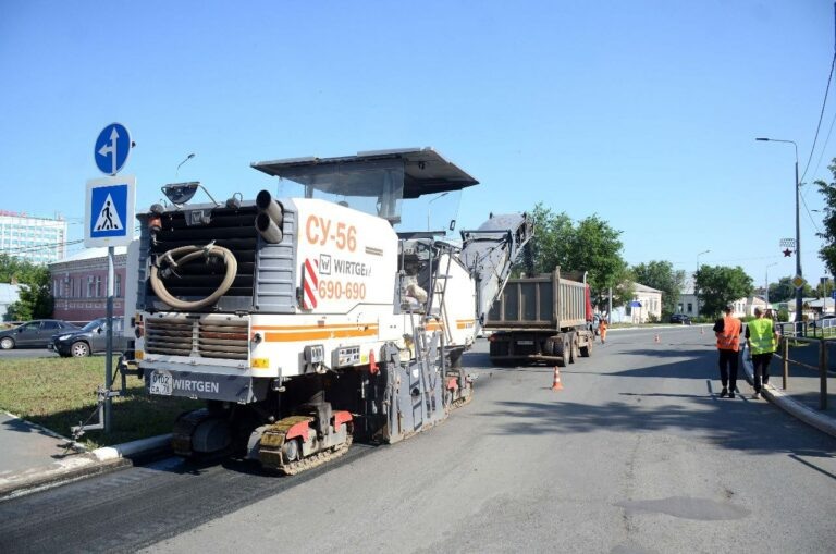    В Оренбурге дорожники приступили к ремонту улицы Рыбаковской Марина Шарт