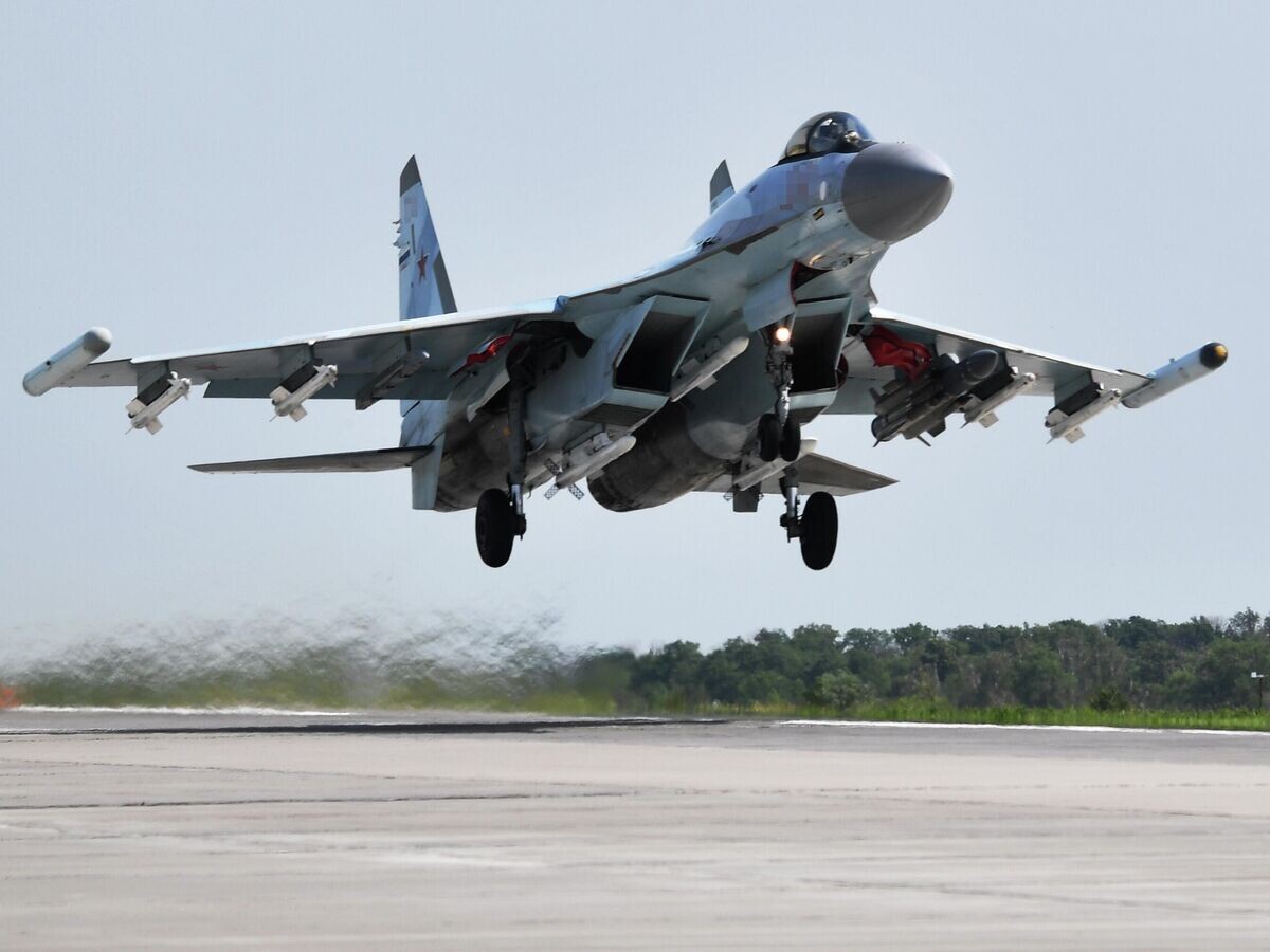    Истребители Су-35 в зоне спецоперации© РИА Новости