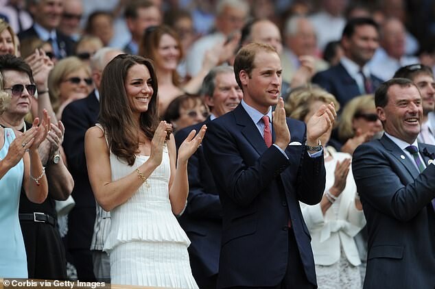Пока интрига, выйдет ли принцесса Уэльсская на вручение призов на чемпионате по теннису в Уимблдоне, сохраняется, смотрите подборку ее нарядов прошлых лет.