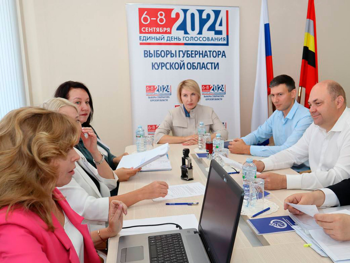    Врио губернатора Курской области Алексей Смирнов подал документы для участия в выборах главы региона