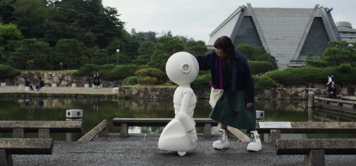 Кадр из сериала "Санни" 