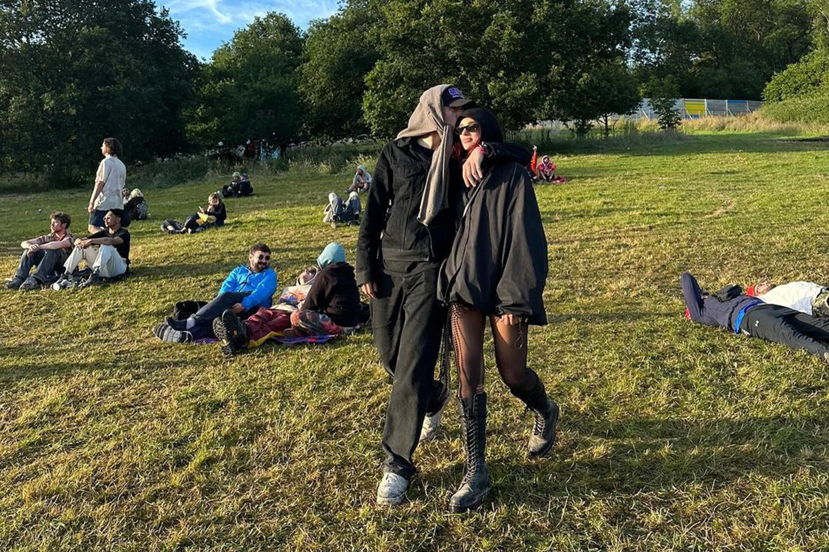 dualipa / Instagram (входит в корпорацию Meta, признана экстремистской и запрещена в России)📷Каллум Тернер и Дуа Липа на фестивале Glastonbury