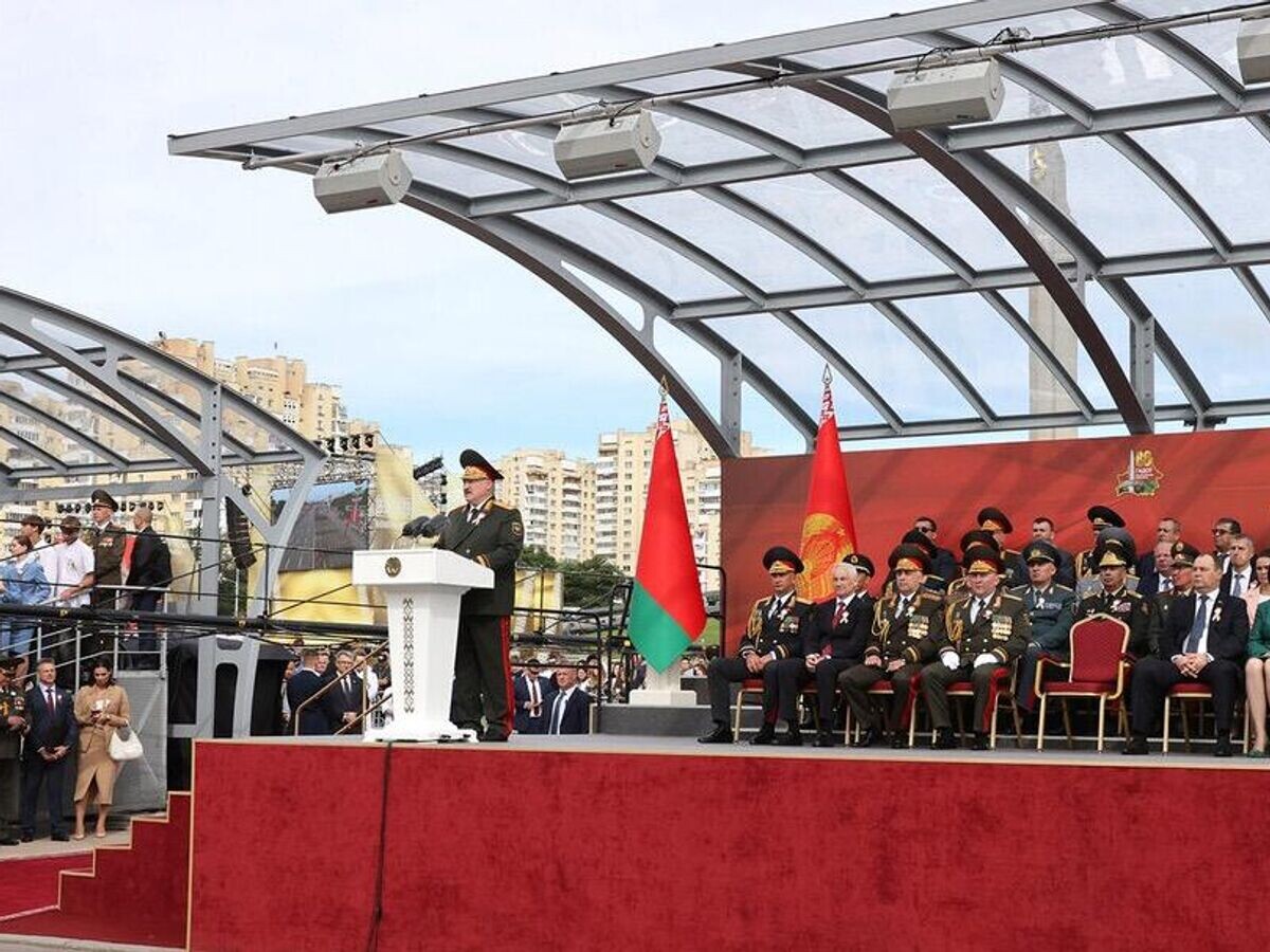    Во время военного парада, посвященного 80-й годовщине освобождения Белоруссии от немецко-фашистских захватчиков © Фото : пресс-служба Президента Белоруссии