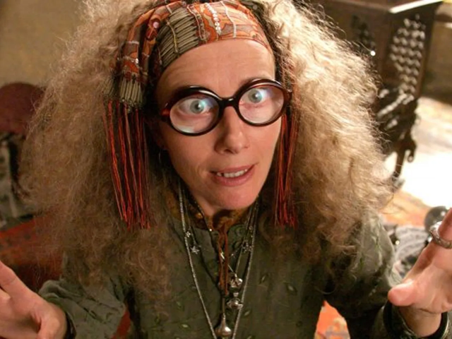 Сивилла Трелони из Гарри Поттера