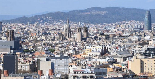 В столице Каталонии средняя цена аренды жилья в первом квартале 2024 года достигла исторического пика - 1193,41 евро в месяц. Это на 9,75% выше уровня первого квартала 2023 года.