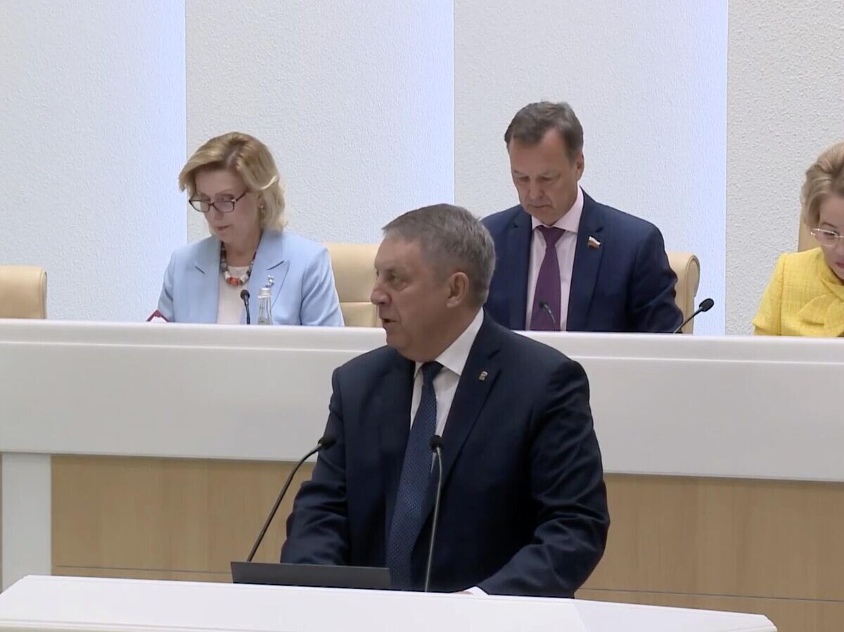    Губернатор Брянской области Александр Богомаз во время выступления в Совете Федерации. 3 июля 2024© Совет Федерации Федерального Собрания РФ