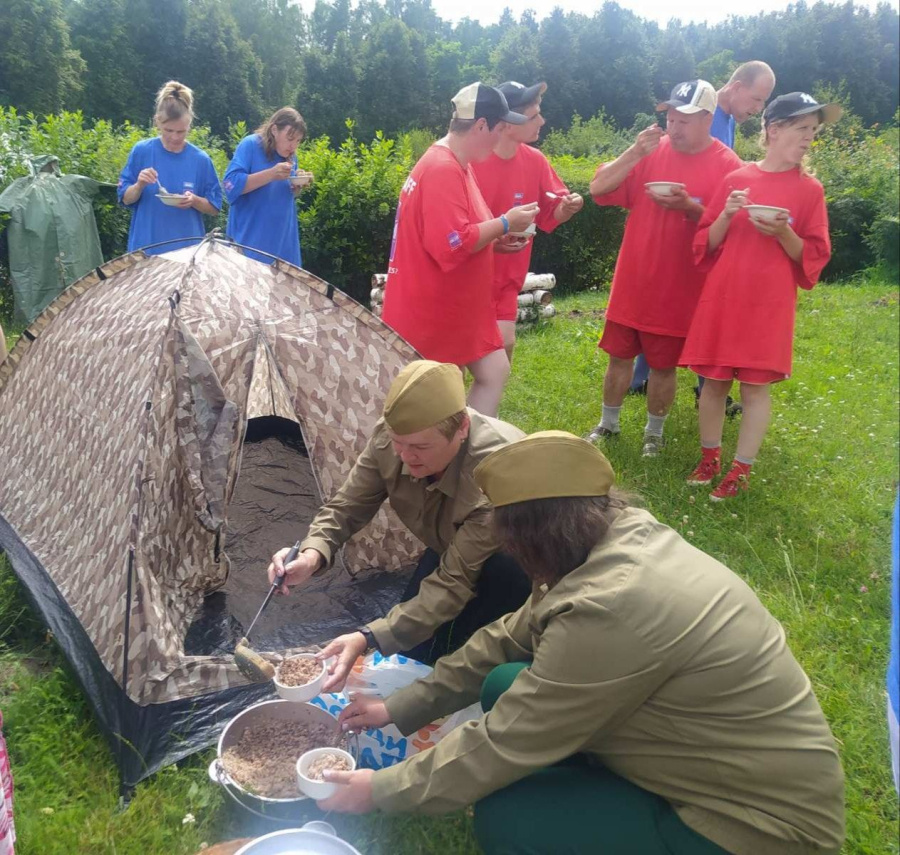     В Грозовском социальном пансионате развернулась военно-спортивная игра-квест "Зарница"
