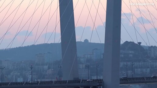 Владивосток Золотой мост утром.Russia city Vladivostok Golden bridge in the morning.