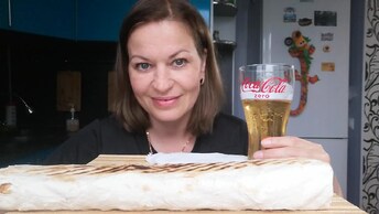 МУКБАНГ МЕГА СЫРНАЯ ШАУРМА/MUKBANG SHAWARMA HALK FAMILY ЕДА ОБЖОР