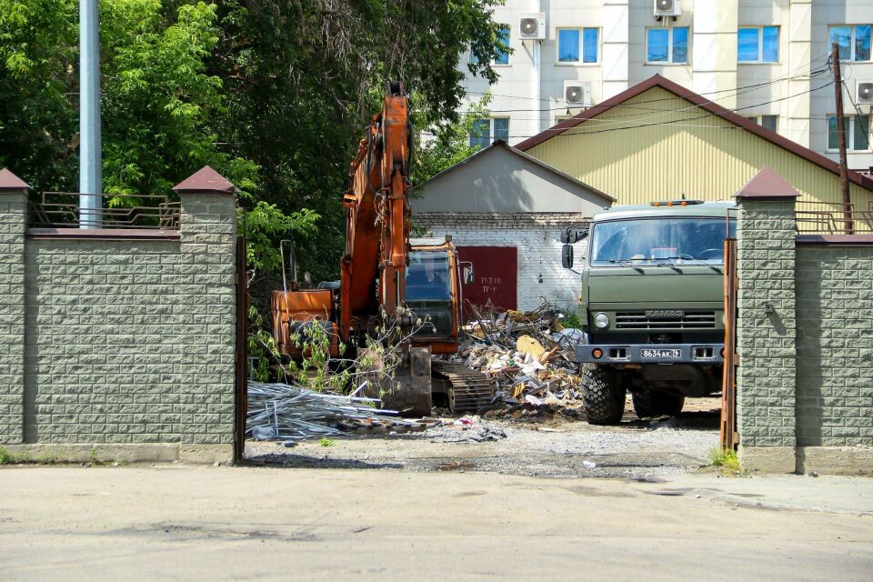    Снос здания барнаульского ЦУМа. 1 июля 2024 года. Источник: Виталий Барабаш