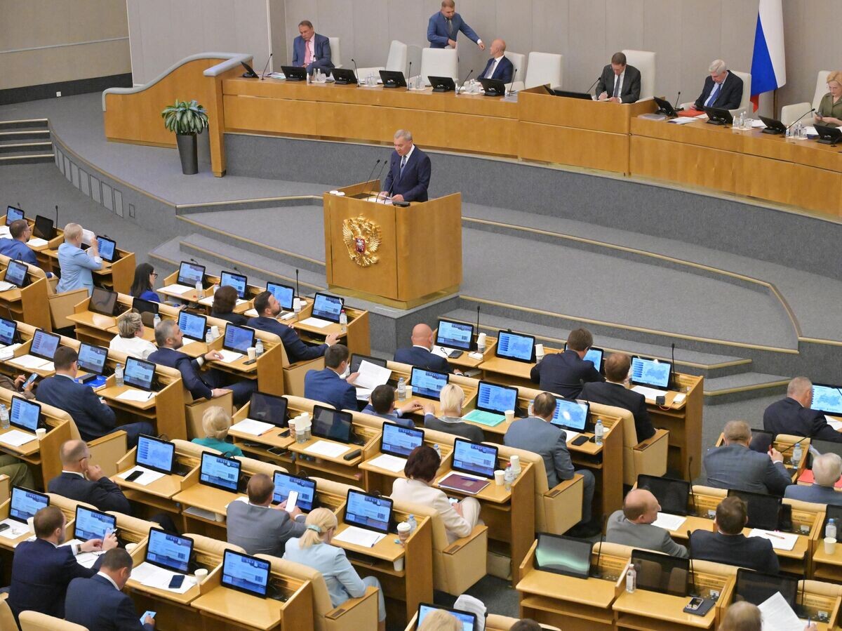    Генеральный директор Госкорпорации "Роскосмос" Юрий Борисов выступает на пленарном заседании Государственной Думы РФ© РИА Новости / Владимир Федоренко