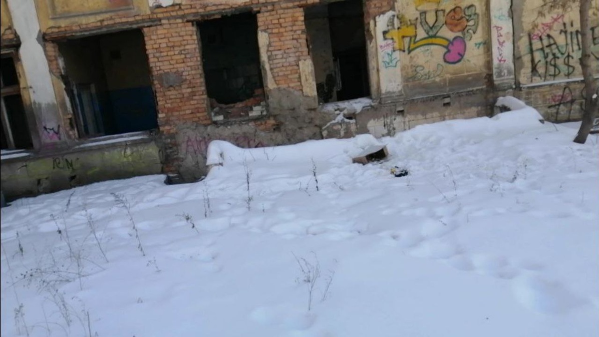 Снаружи !