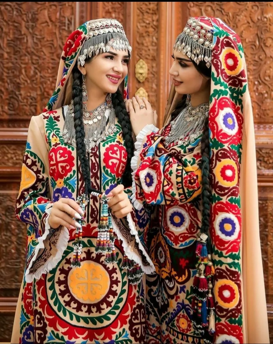 Таджички. 