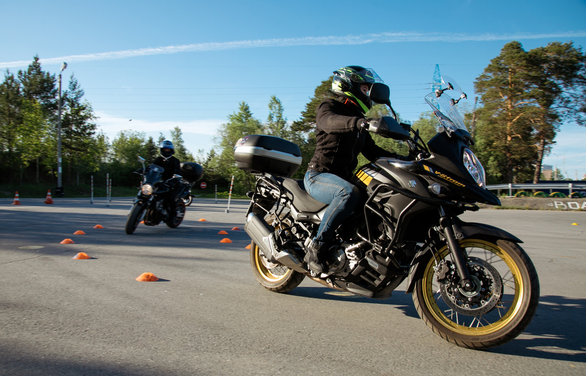    Мотоциклистов Сургута учат избегать аварий на дорогах