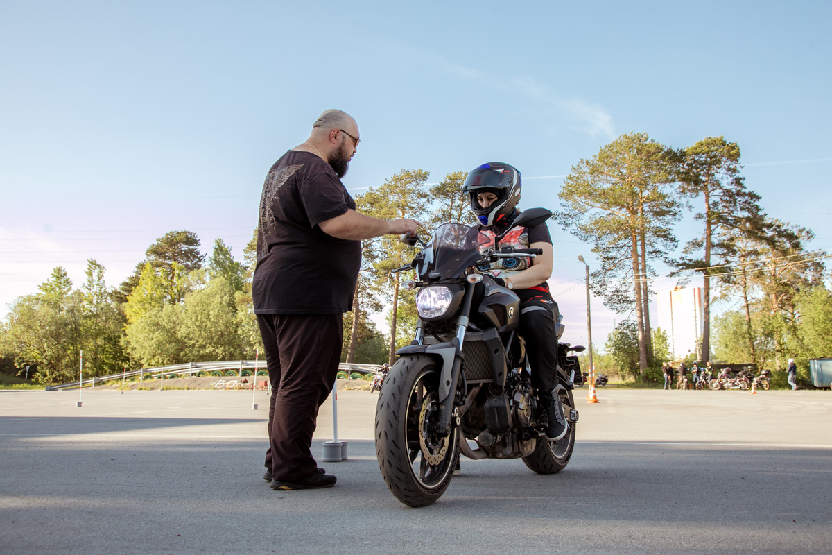    Мотоциклистов Сургута учат избегать аварий на дорогах