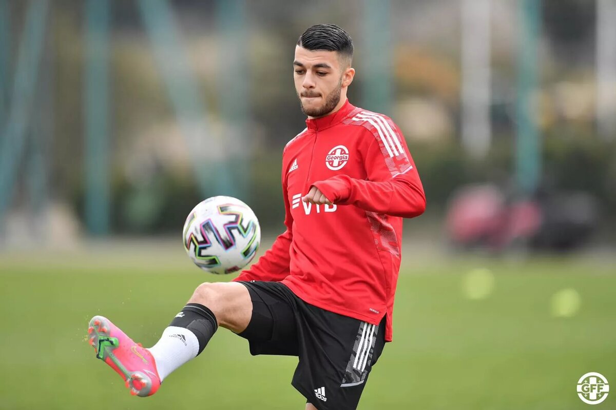 Нападающий сборной Грузии по футболу и французского "Меца" Георгий Микаутадзе © Georgian Football Federation