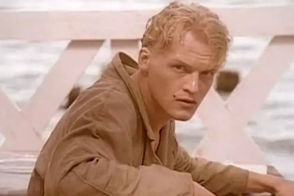 Роскомкино / RTR📷Кадр из фильма «Серп и молот», 1994 год