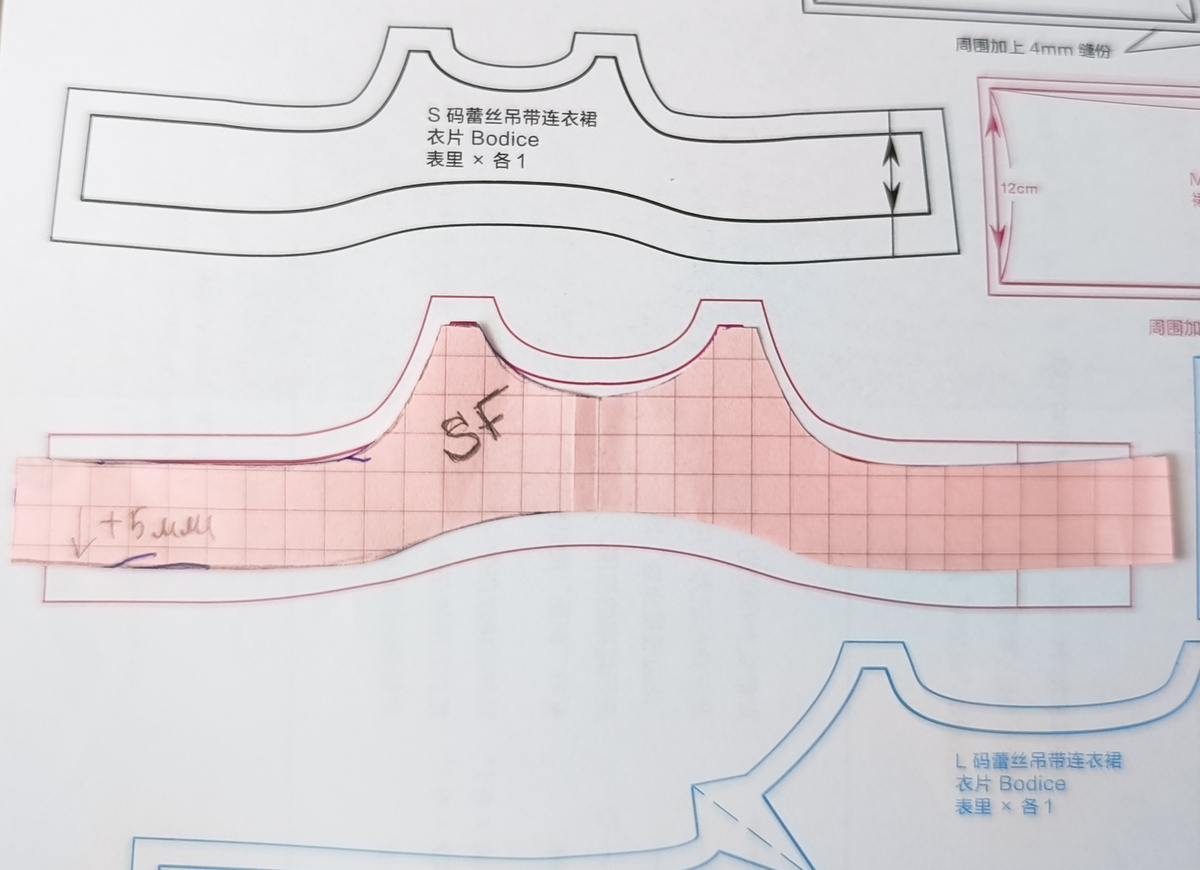 Оригинал выкройки и мои доработанные: под БЖД ShugaFairy мне показалось, будет лучше добавить немного высоту лифа