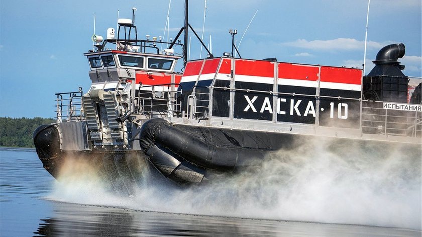 Как сообщает концерн «Калашников», судно на воздушной подушке с гибкими скегами «Хаска-10» приступило к ходовым испытаниям в Рыбинском водохранилище на Волге.