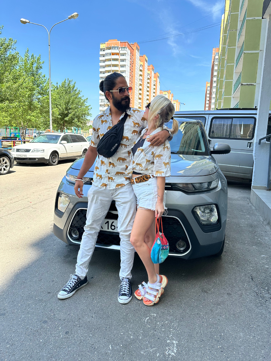 Ещё какой актёр! И певец 😄