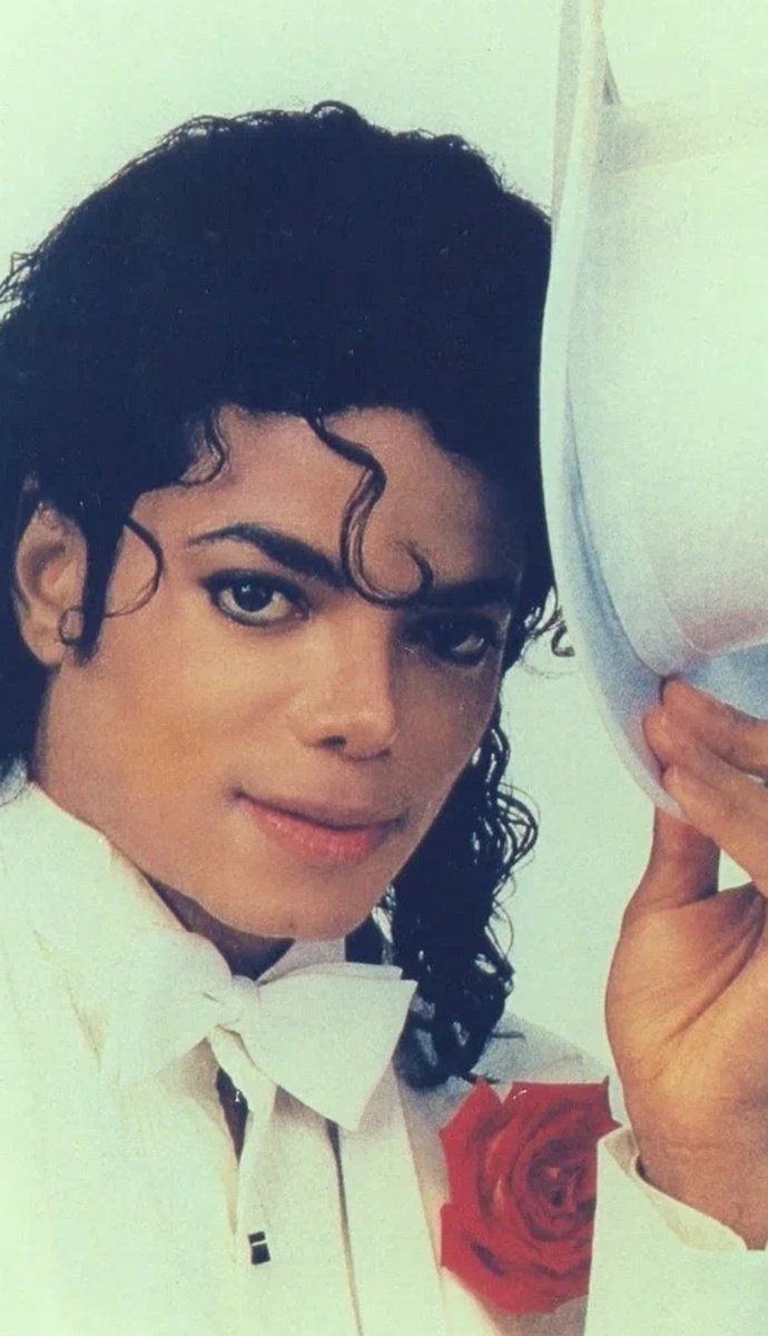 Майкл Джозеф Джексон (29 августа 1958 — 25 июня 2009) — американский певец, автор песен, музыкальный продюсер, аранжировщик, танцор, хореограф, актёр. Скриншот из открытых источников (Интернет).