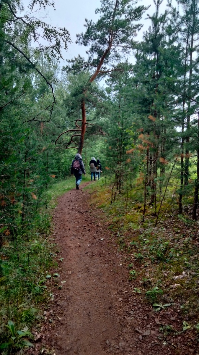 Это мы там вперёд ушли. Муж фоткает 