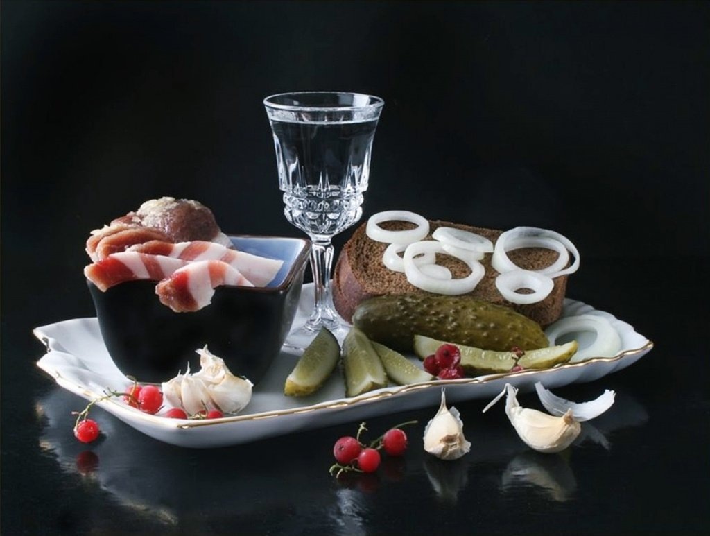 Водка пользуется большим спросом, а потому и предлагается в большом разнообразии