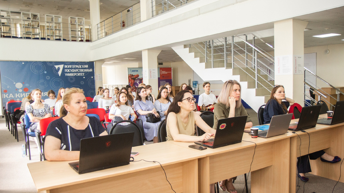 Более 400 студентов приняли участие в промежуточном «Demo-day» III Акселерационной программы ВолГУ и уже известны полуфиналисты этого непростого этапа.-11