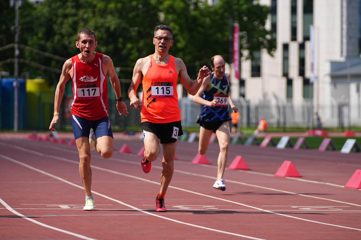 Финиш на дистанции 400м (1:03:60), Москва, 26 мая 2024