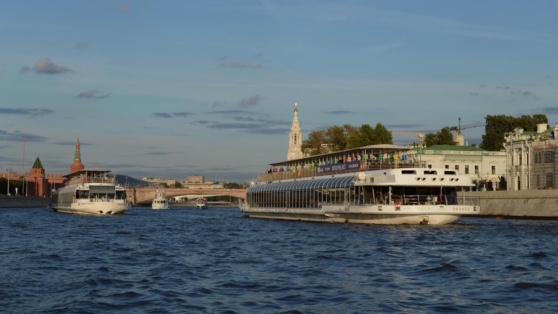    Температура воды в Москве-реке достигла значений Черного моря Алина Городниченко