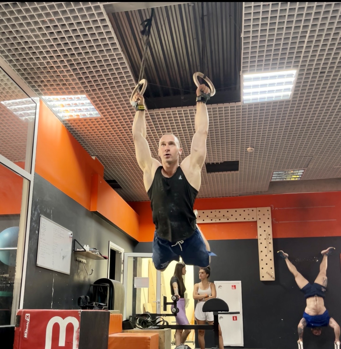 Выходы силой на кольцах. 