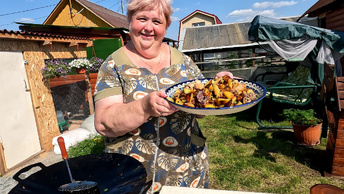 Наконец дождались первый урожай огурчиков. Садж нам в помощь для вкусной еды