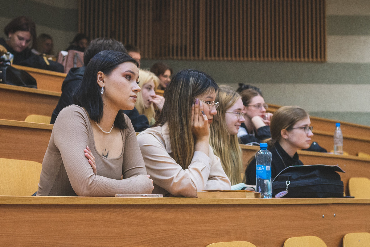 В МосГУ митровцы - начали учиться на журнал, а не на телевизионщиков!