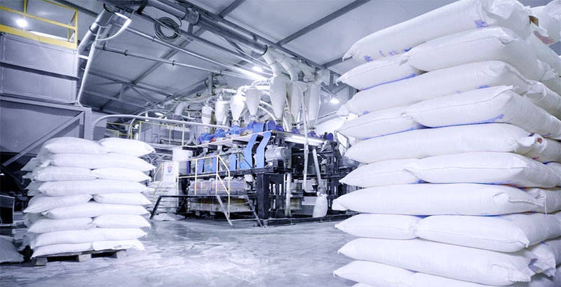 автоматическая загрузка полипропиленовых мешков на производстве