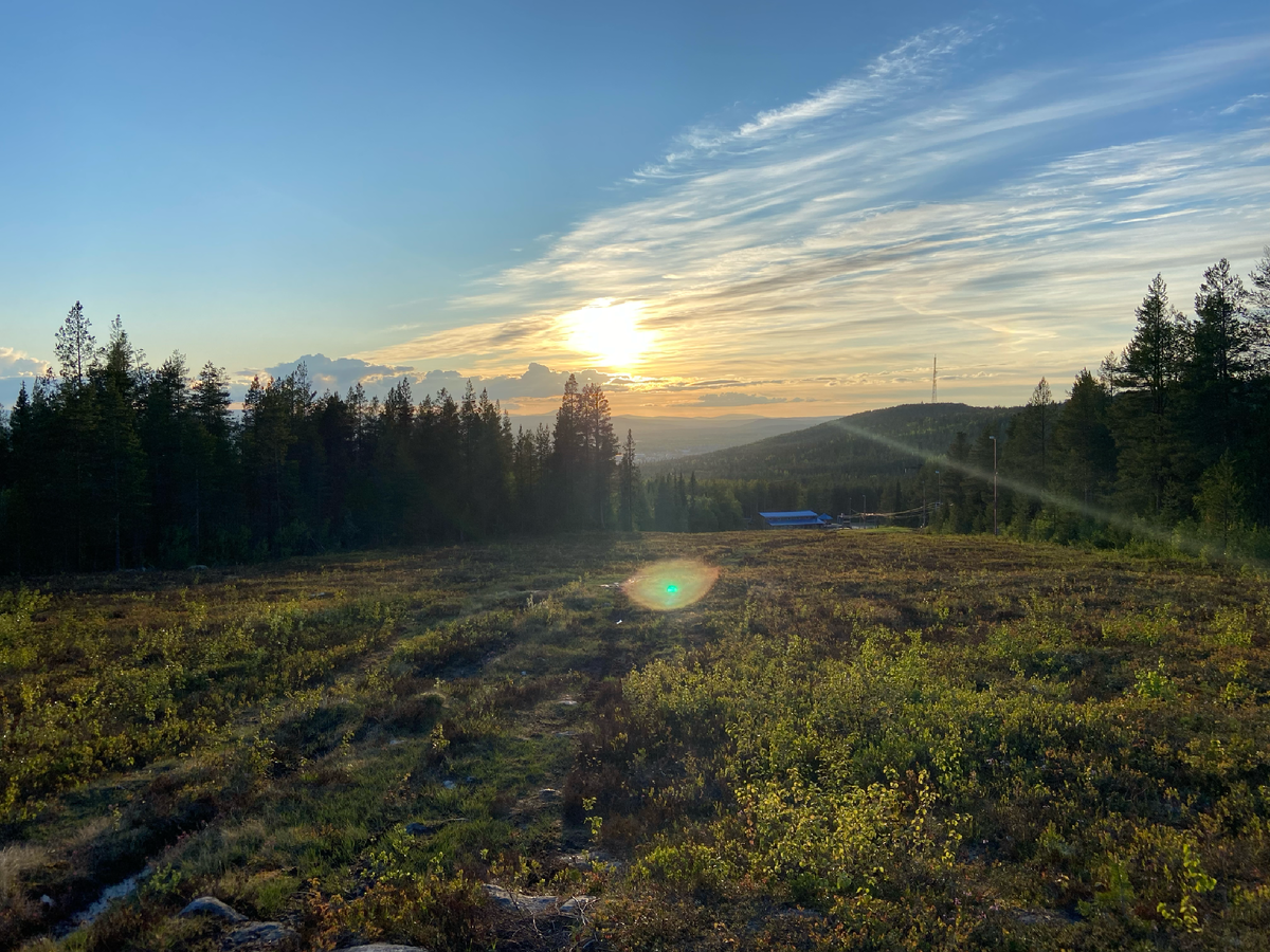 Вид с горы Крестовая, Мурманская область. Фото из личного архива.