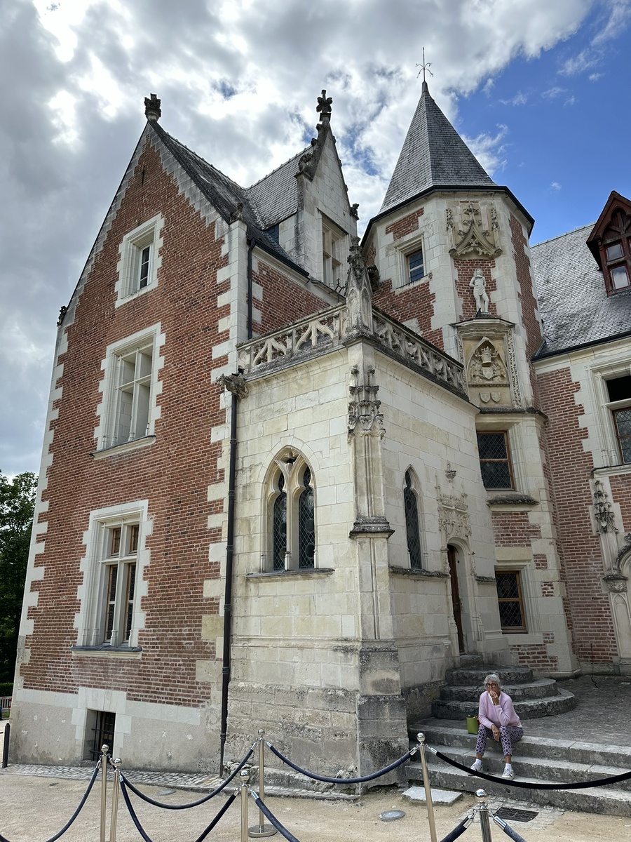 Замок Кло-Люсе, расположенный в Амбуазе, Франция, представляет собой уникальный памятник эпохи Ренессанса.