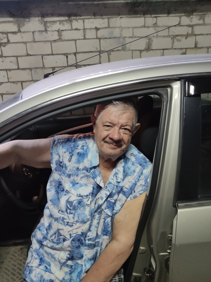 Июль 2023 года. Фото после после пути за рулем 2500 км за 2,5 дня. от Екатеринбурга до Ставрополя. Вид не сказать что уставший, энергии  хоть отбавляй