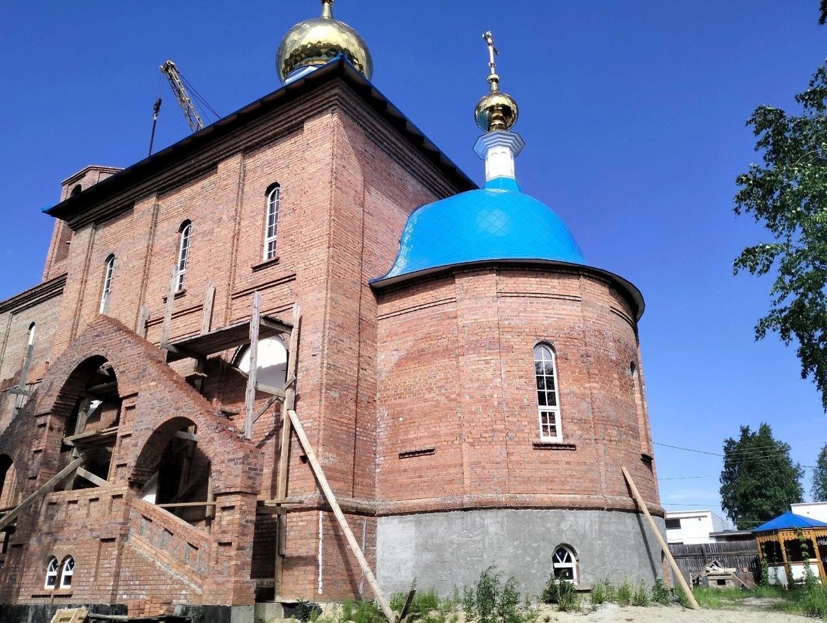    На возводимом в Нягани храме появятся купола