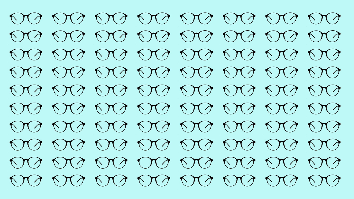 Какое изображение отличается от остальных?