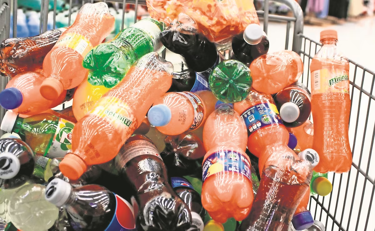 Напитки с подсластителями не рекомендуются детям и даже маркируются, чтобы предупредить потребителя. Фото: El Universal