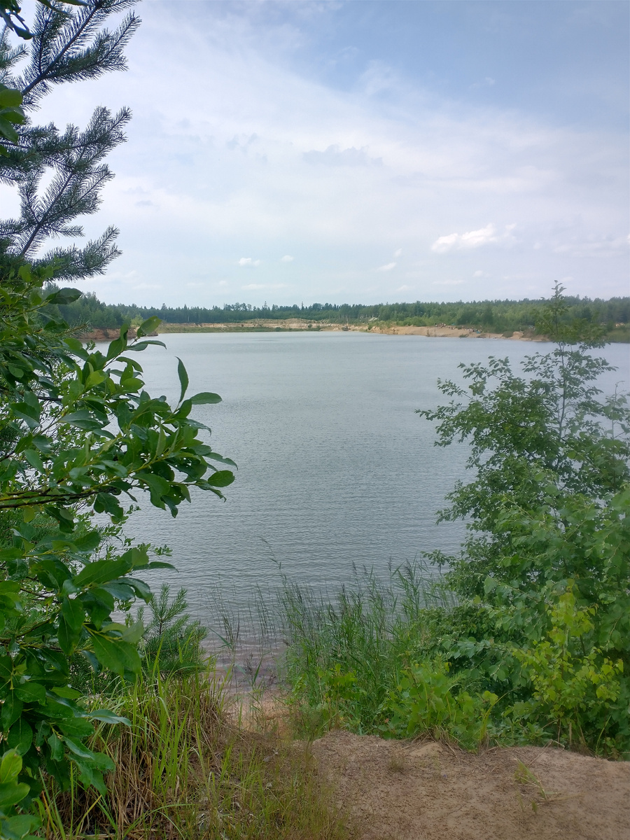 Третий карьер (или первый справа) еще только осваивается туристами.