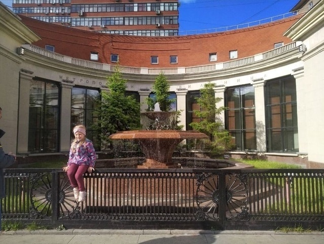 Фото из открытых источников интернет и конечно не летняя. Но забор очень хорошо виден!