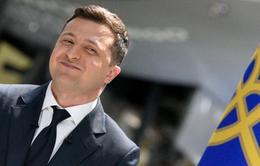    «Еще и спасителем Украины окажется»: Зеленский готовится к переговорам со сдачей территорий