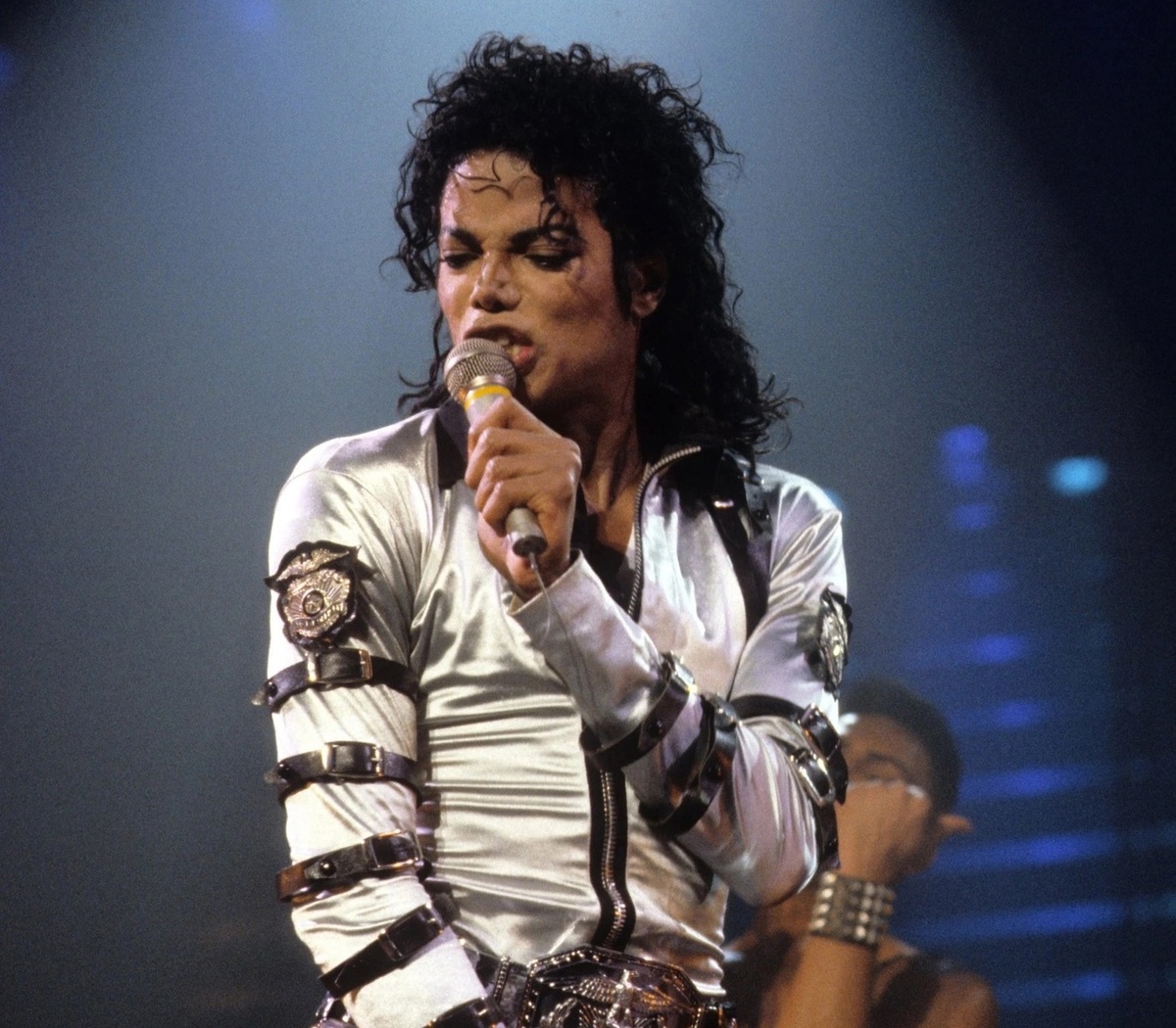 Неподражаемай Майкл Джексон. Его не сравнить ни с кем!