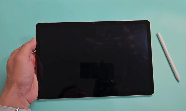    Черный экран на планшете? Эту проблему можно попытаться решить! Фото: WorldofTech