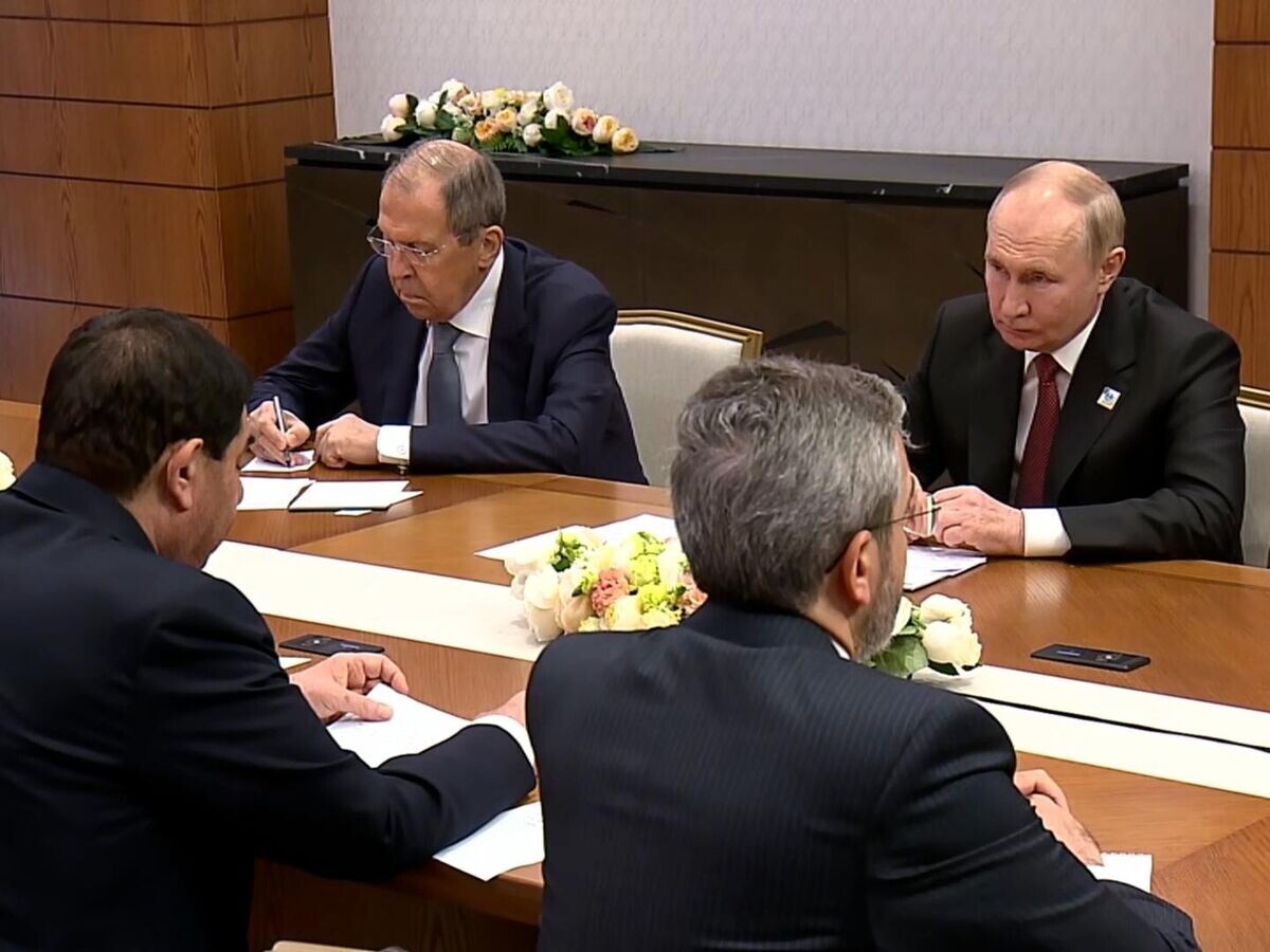    Встреча Путина с и.о. президента Ирана© Пул