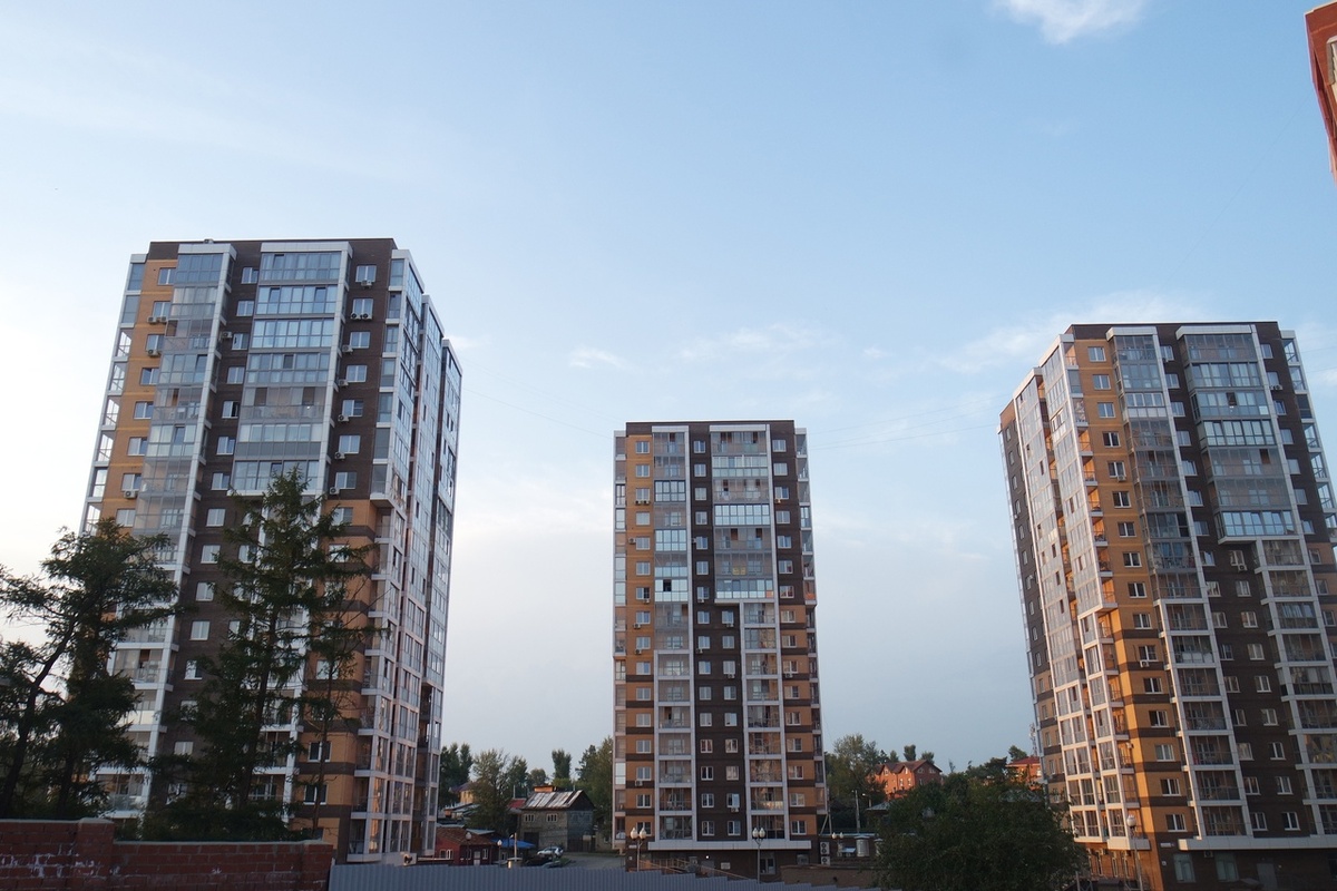 хотя по современным домам и асфальтированным дворам и не понять...