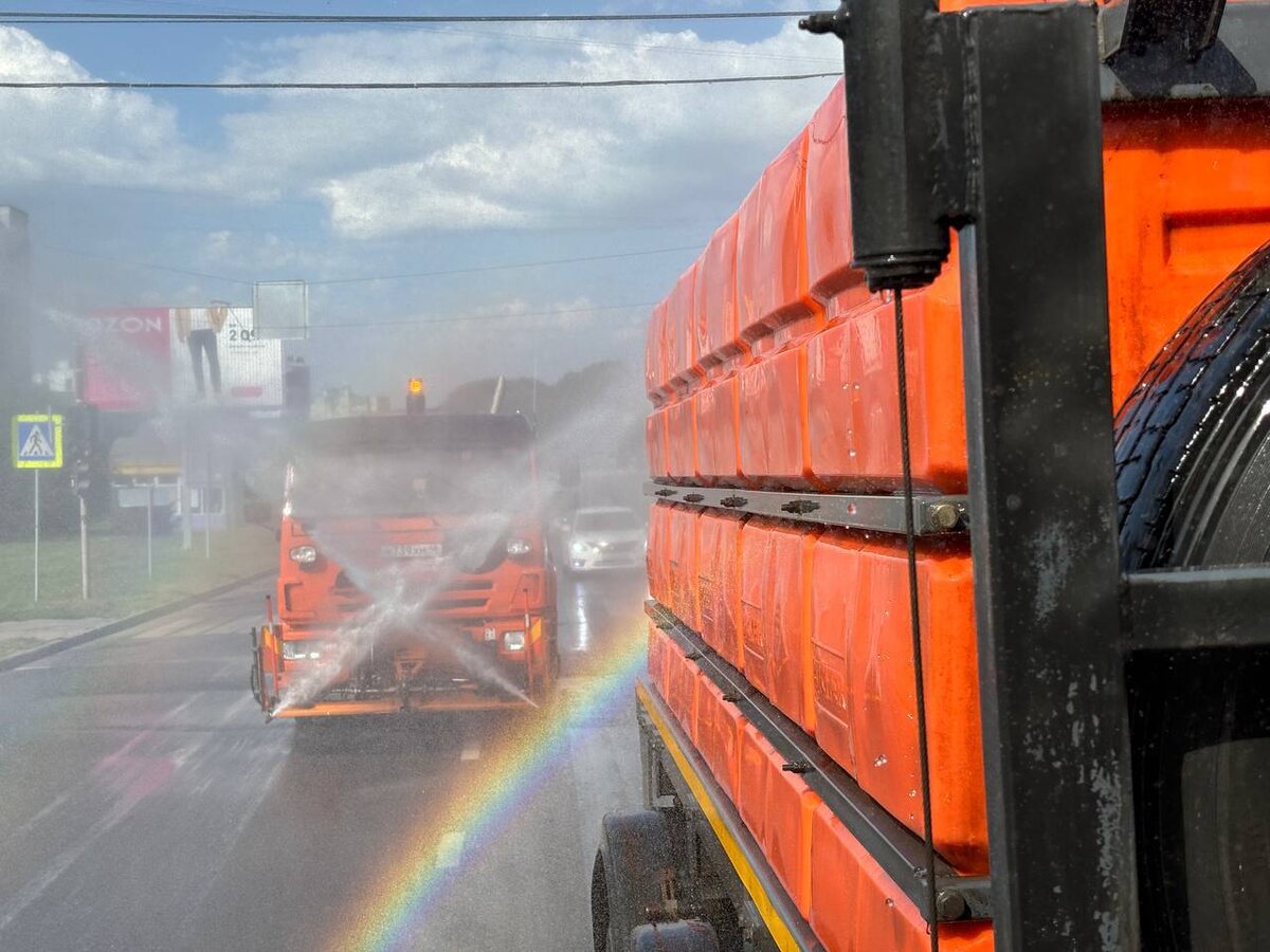    В Курске для охлаждения дорог и воздуха проводят аэрацию