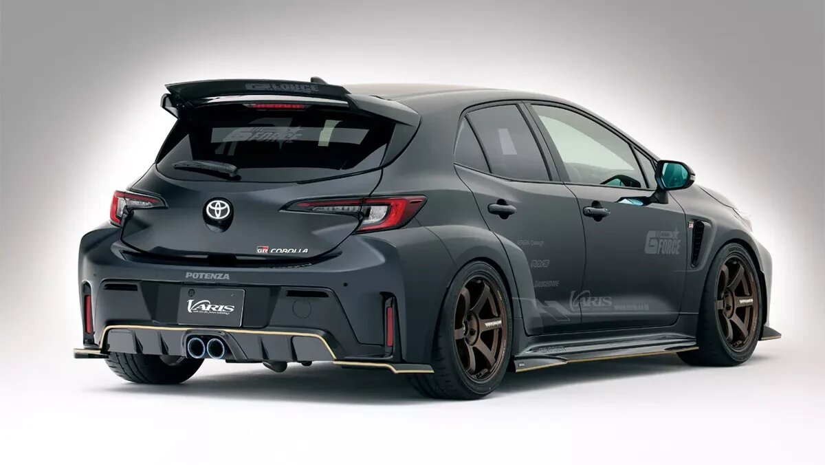    Toyota GR Corolla с обвесом Varis. Фото Varis